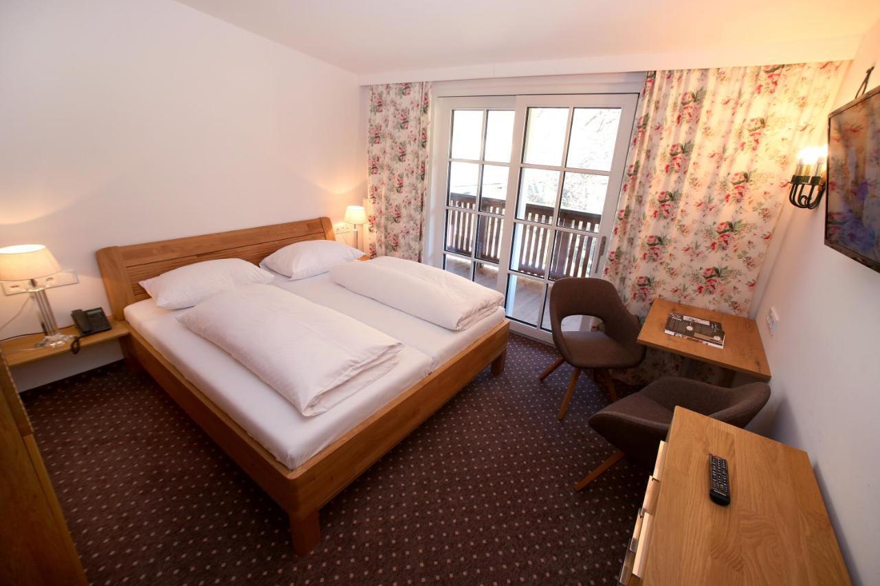 Hotel Lukashansl Hundsdorf  ภายนอก รูปภาพ