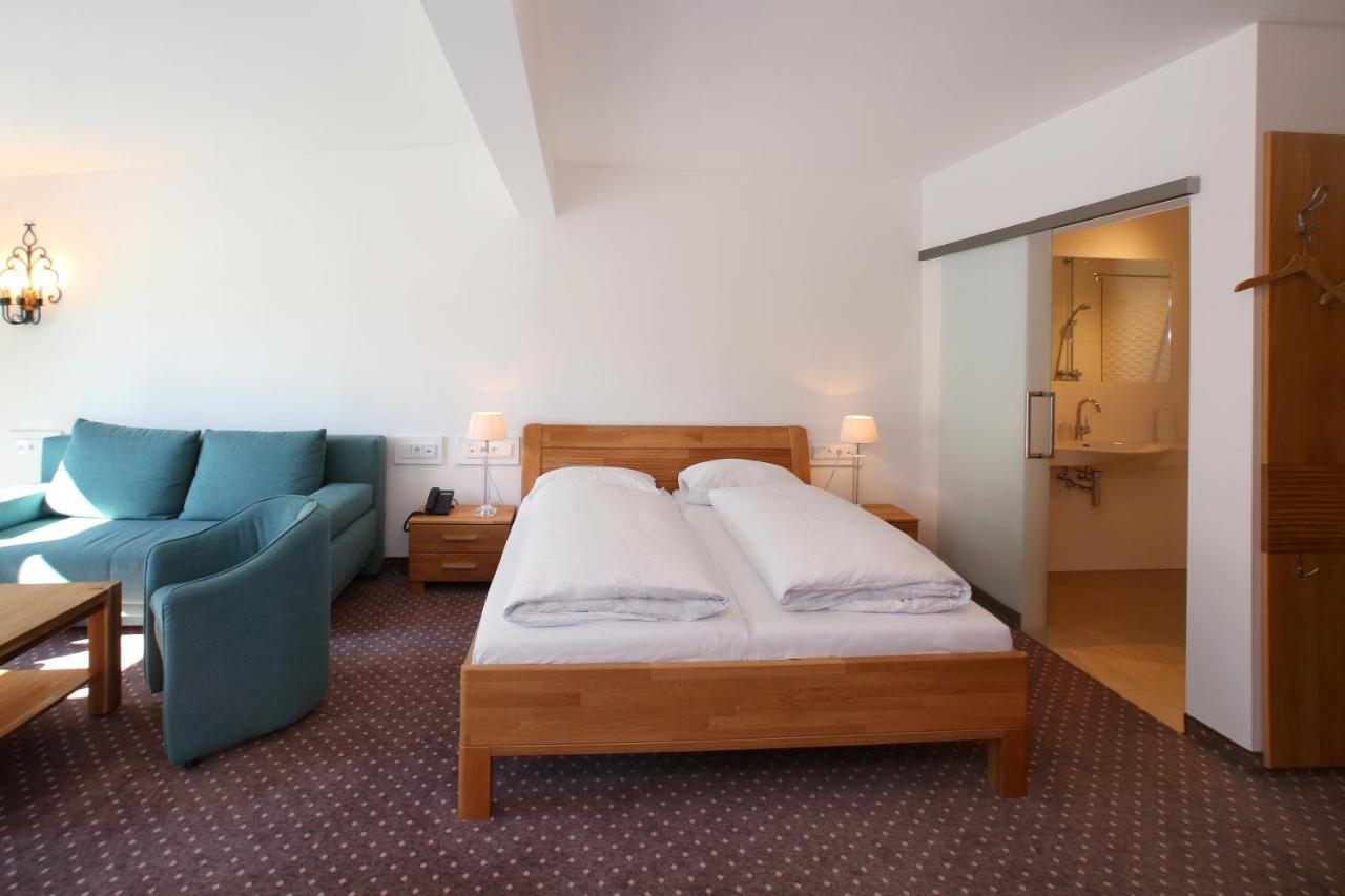 Hotel Lukashansl Hundsdorf  ภายนอก รูปภาพ