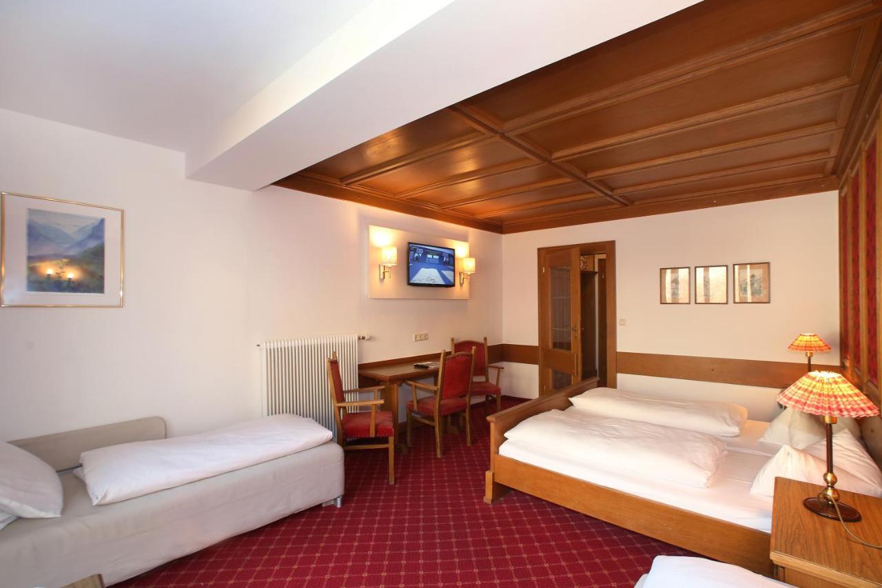 Hotel Lukashansl Hundsdorf  ภายนอก รูปภาพ