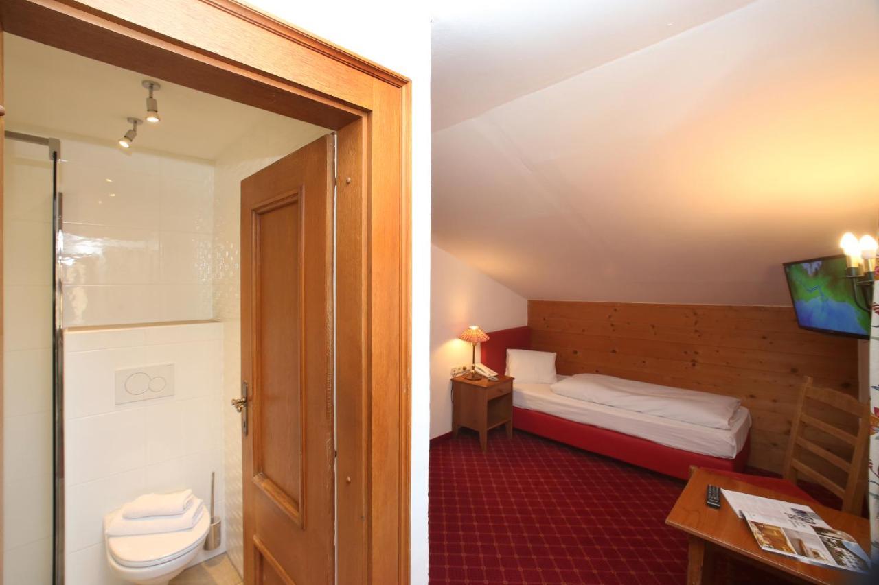 Hotel Lukashansl Hundsdorf  ภายนอก รูปภาพ