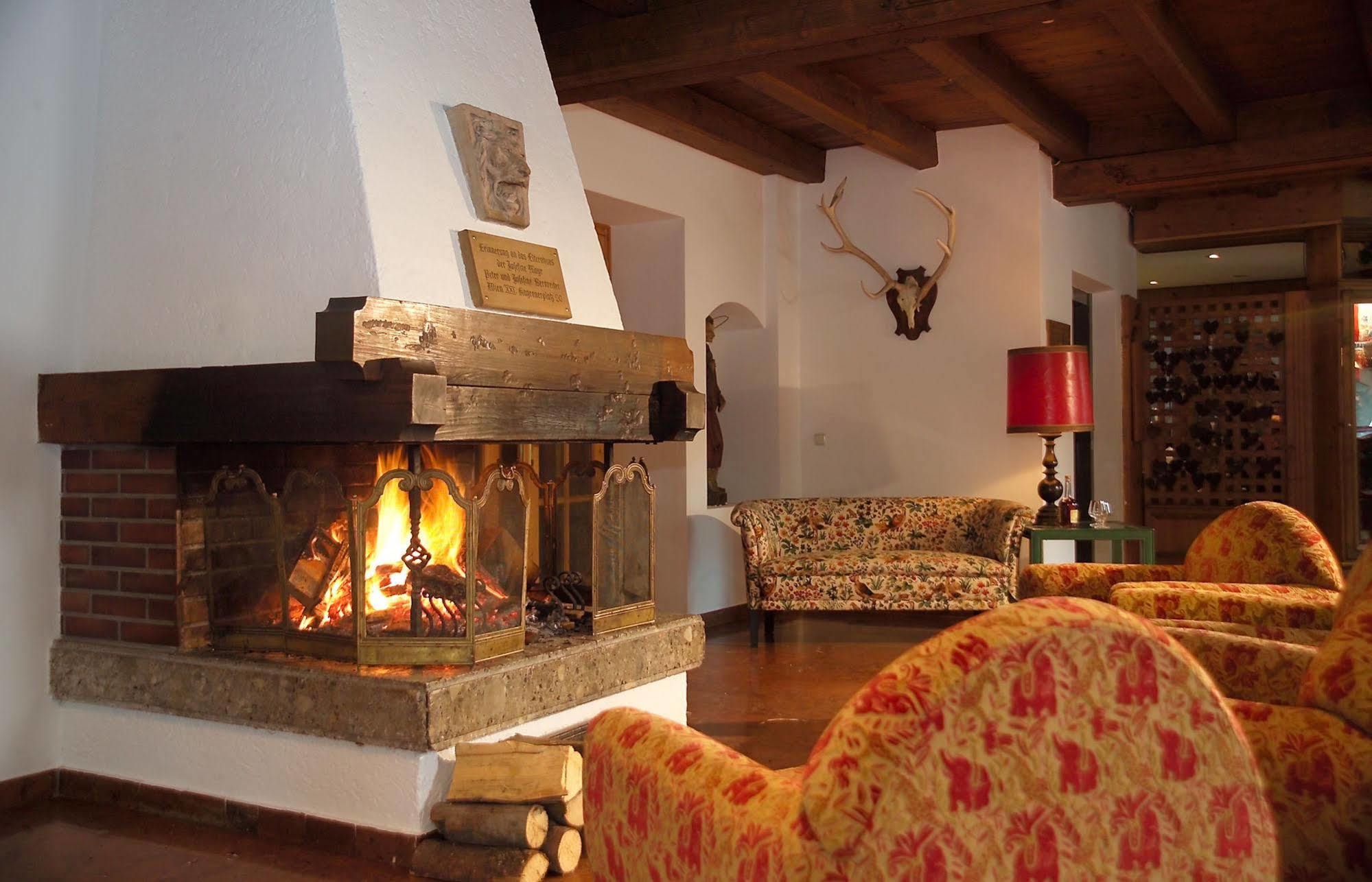 Hotel Lukashansl Hundsdorf  ภายนอก รูปภาพ